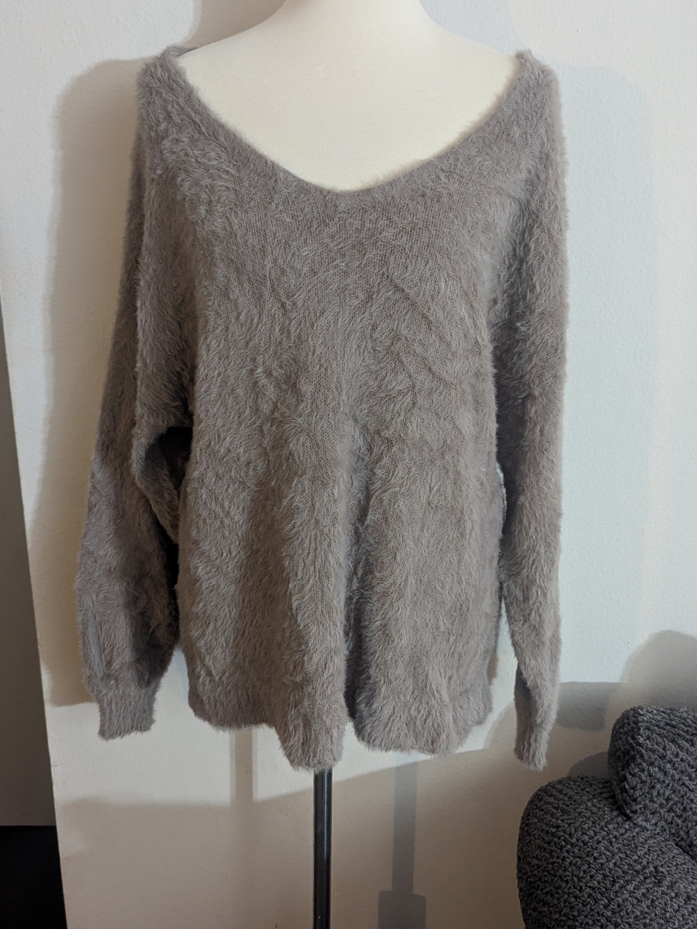 Old Navy Taupe V neck Eyelash Sweater Off-Shoulder Size Small